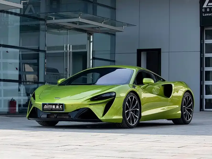 McLaren Artura — фото 1