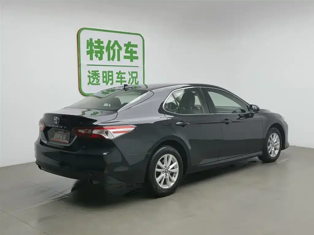 Toyota Camry 2022 из CN, фото 2
