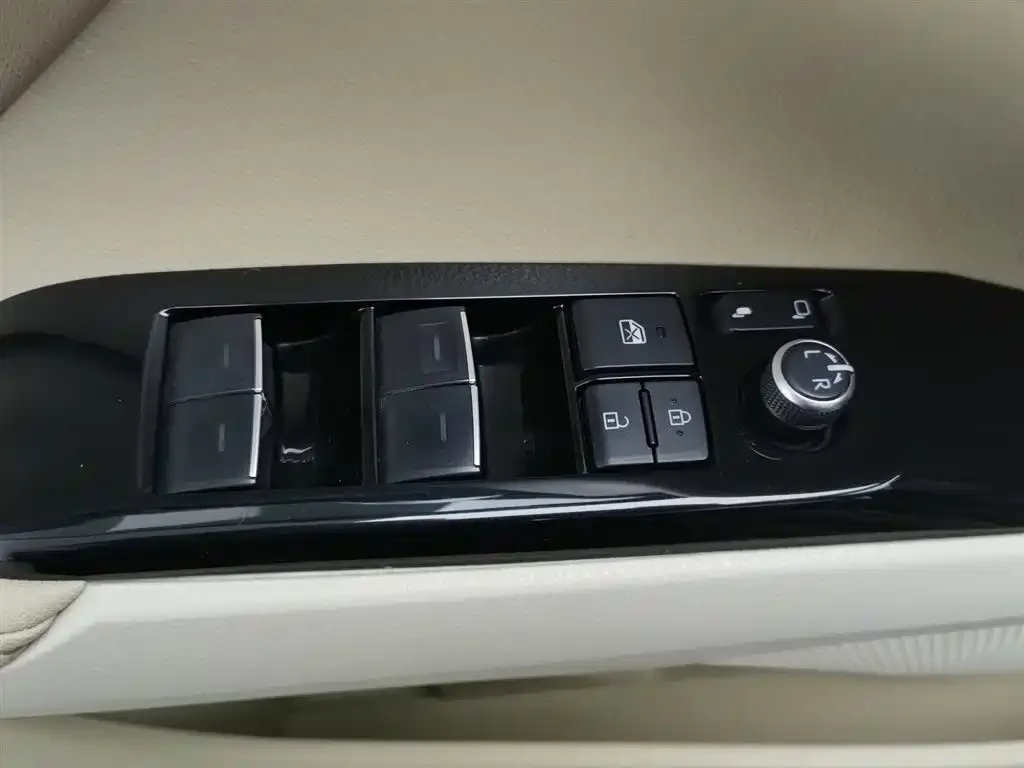 Toyota Camry 2022 из CN, фото 9