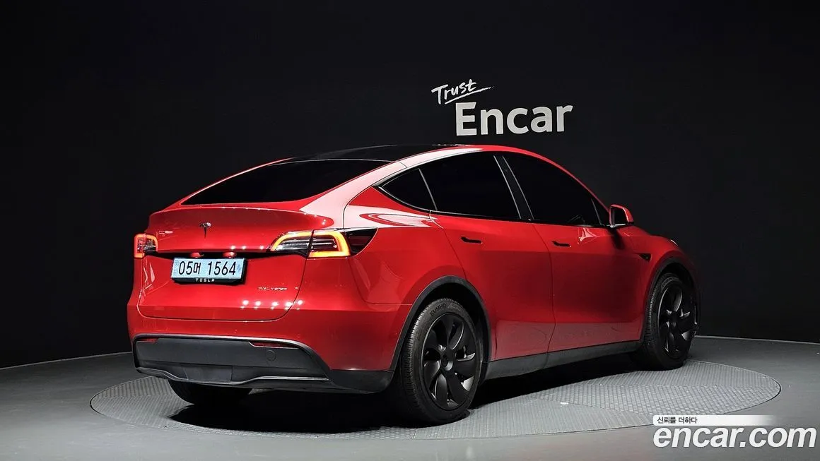 Tesla Model Y — фото 2