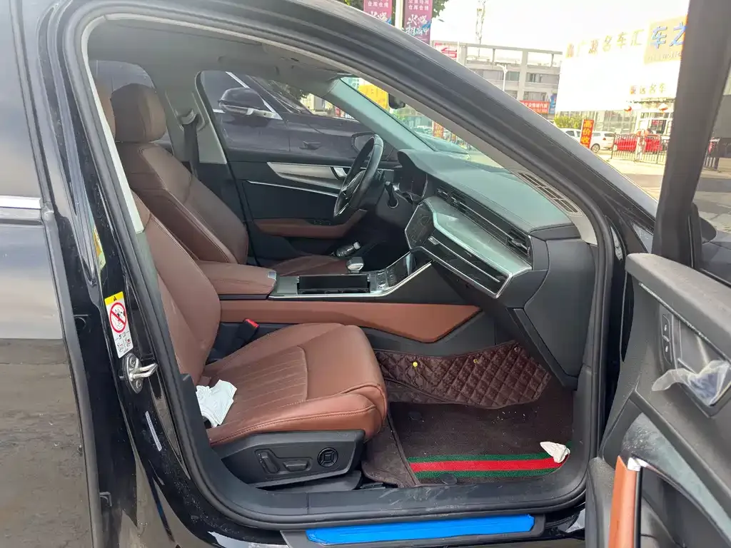 Audi A6L 2023 из CN, фото 3