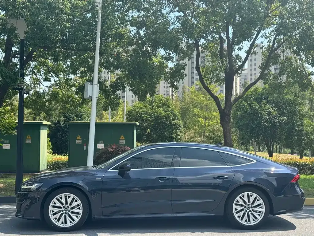 Audi A7 2021 из CN, фото 3