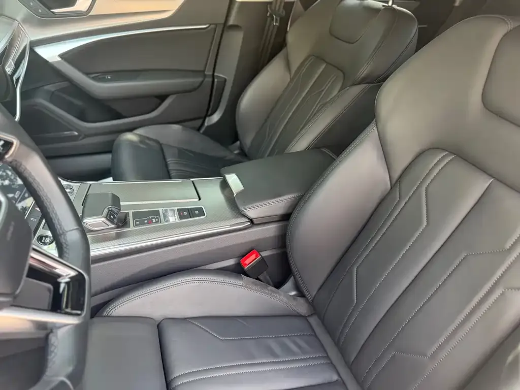 Audi A7 2021 из CN, фото 8
