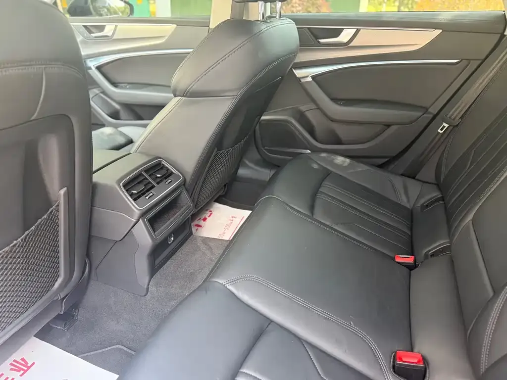 Audi A7 2021 из CN, фото 9
