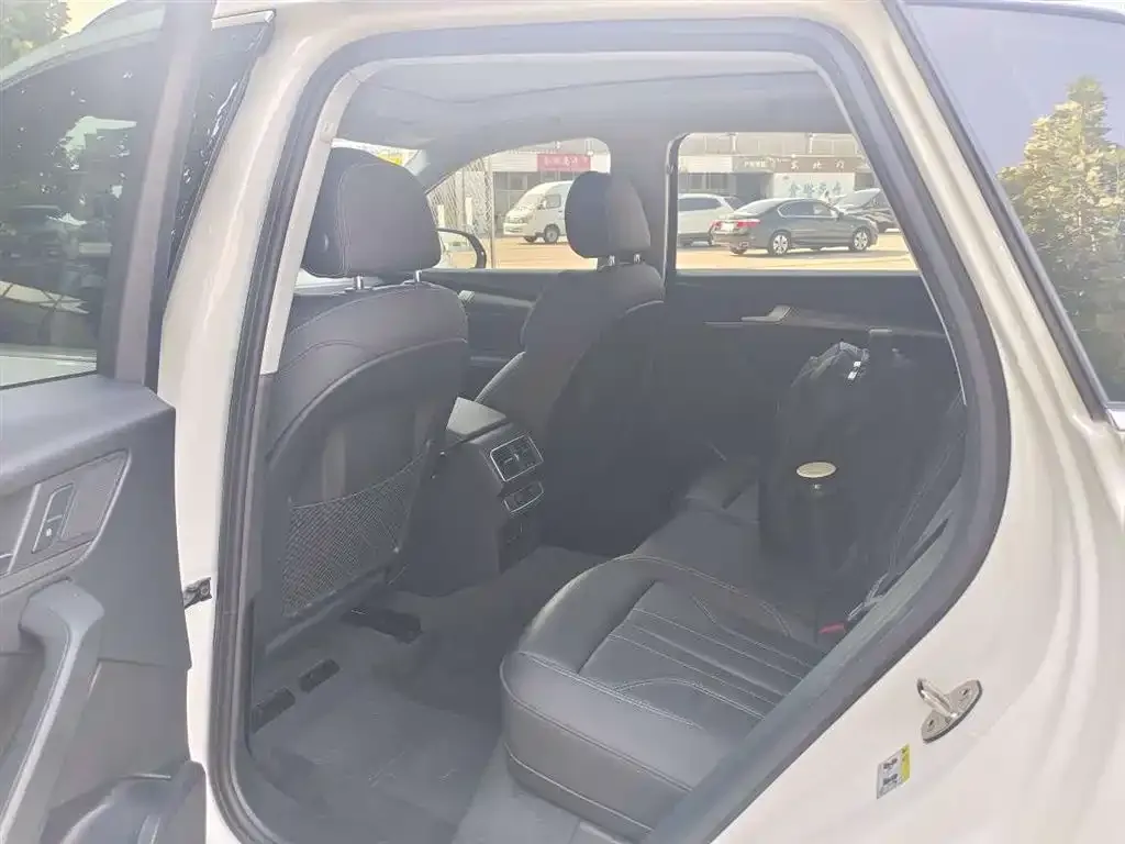 Audi Q5L 2022 из CN, фото 7