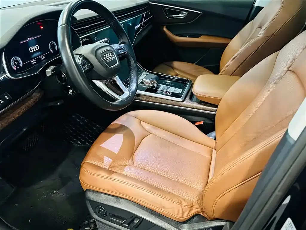 Audi Q7 2021 из CN, фото 10