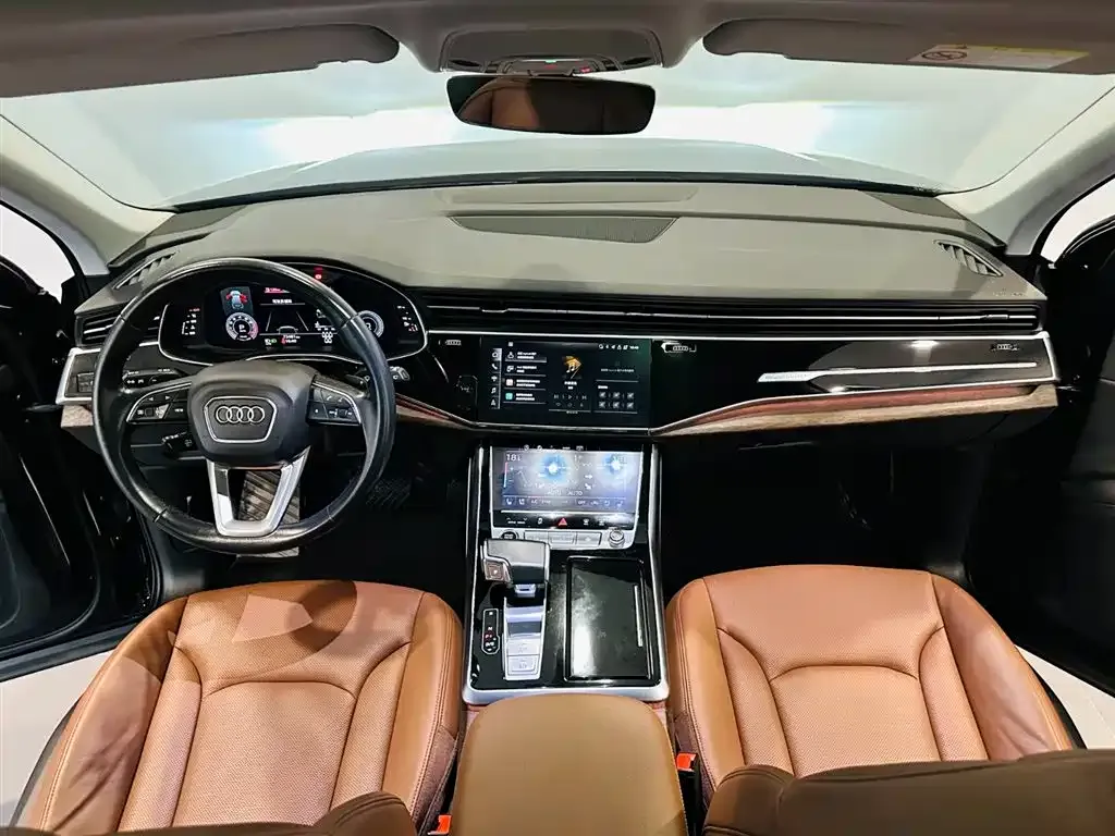 Audi Q7 2021 из CN, фото 7