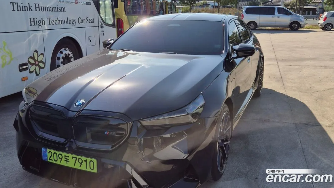 BMW M5 2025 из KR, фото 2