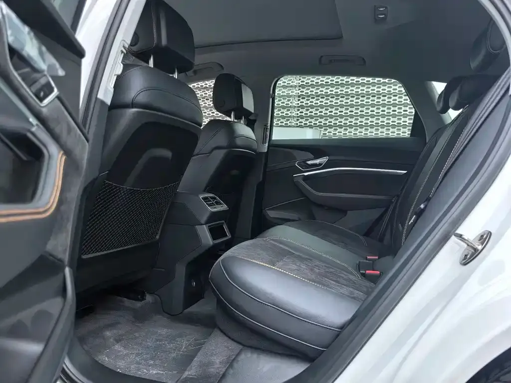 Audi e-tron 2025 из CN, фото 10