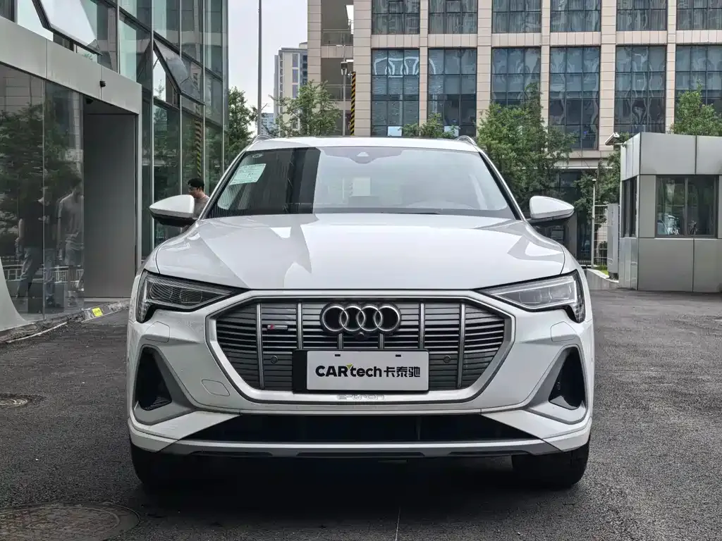 Audi e-tron 2025 из CN, фото 2