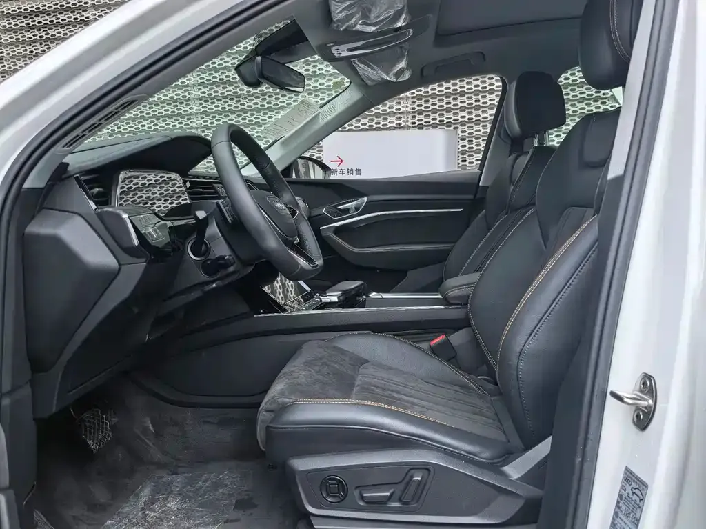 Audi e-tron 2025 из CN, фото 6