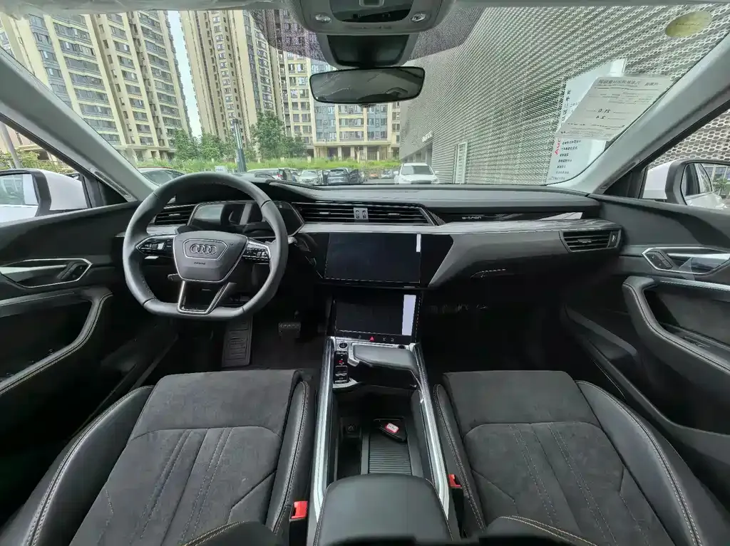 Audi e-tron 2025 из CN, фото 9
