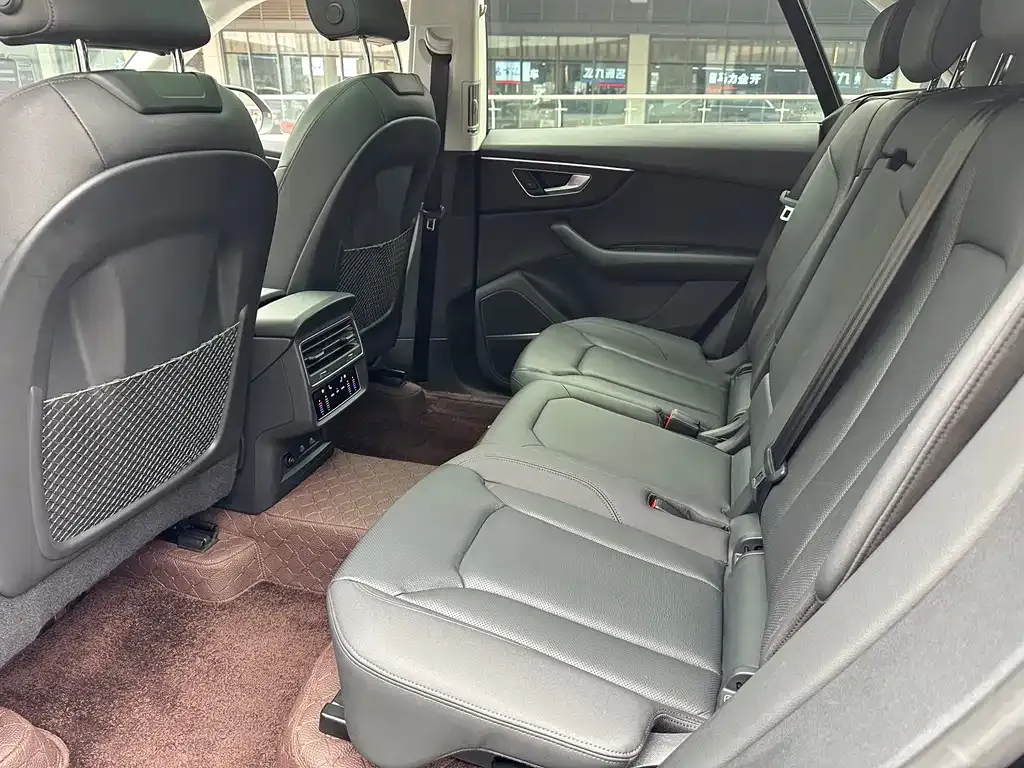 Audi Q8 2022 из CN, фото 10