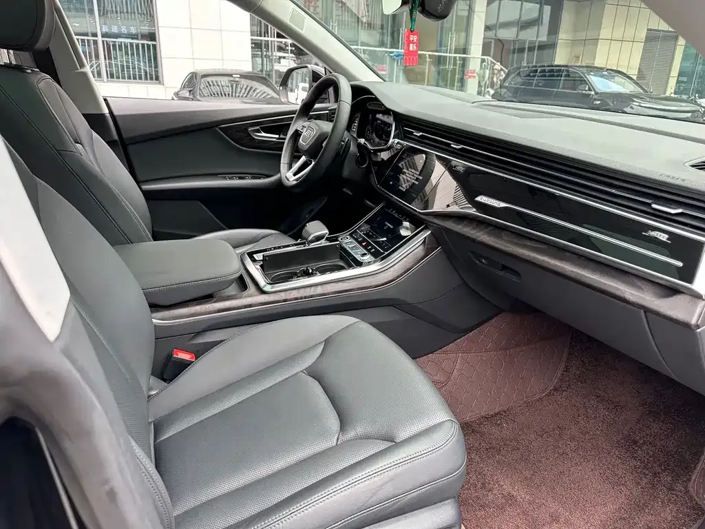 Audi Q8 2022 из CN, фото 6