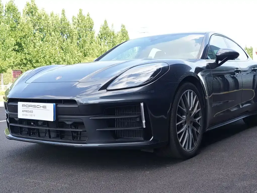 Porsche Panamera — фото 1