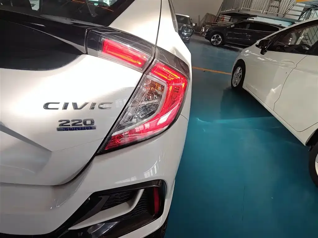 Honda Civic — фото 8