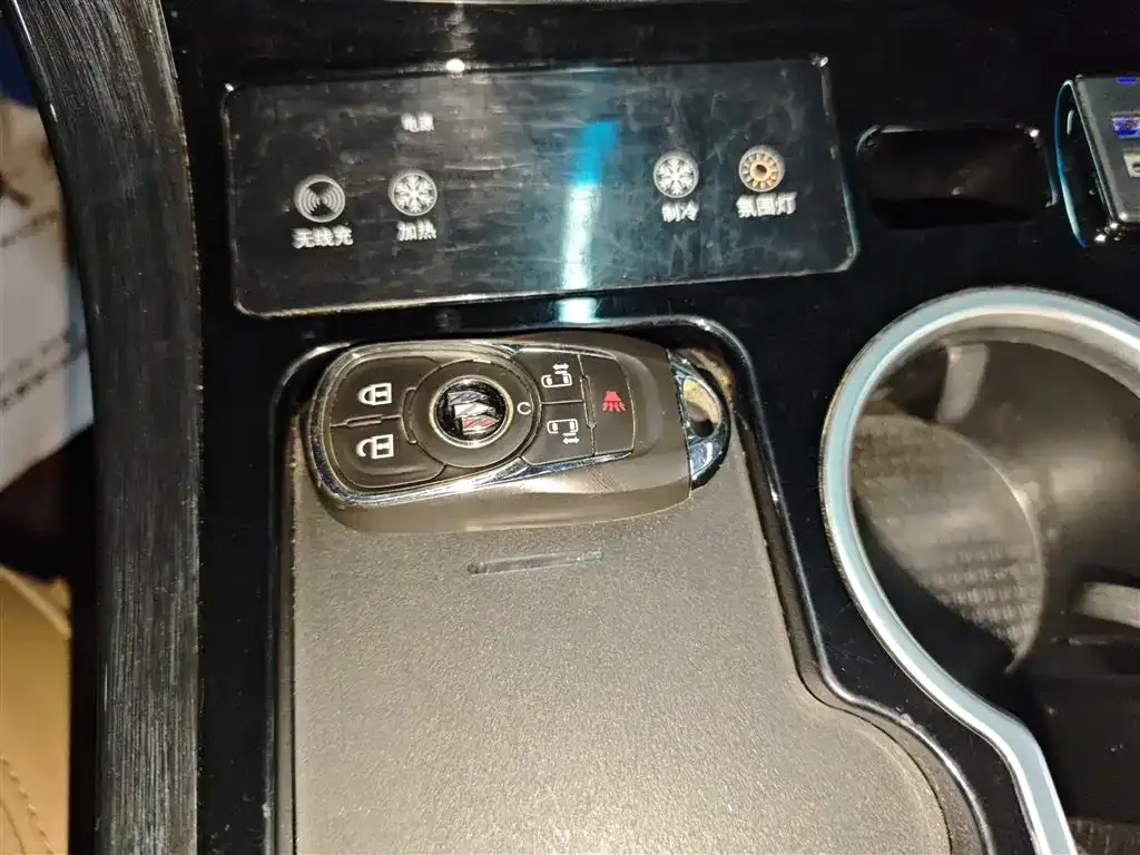 Buick GL8 2021 из CN, фото 9