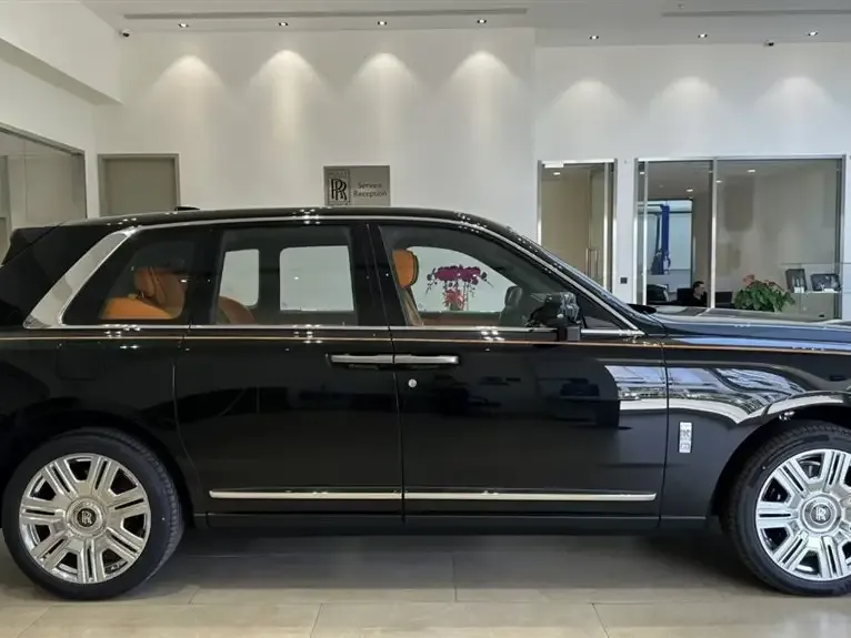 Rolls-Royce Cullinan 2024 из CN, фото 3