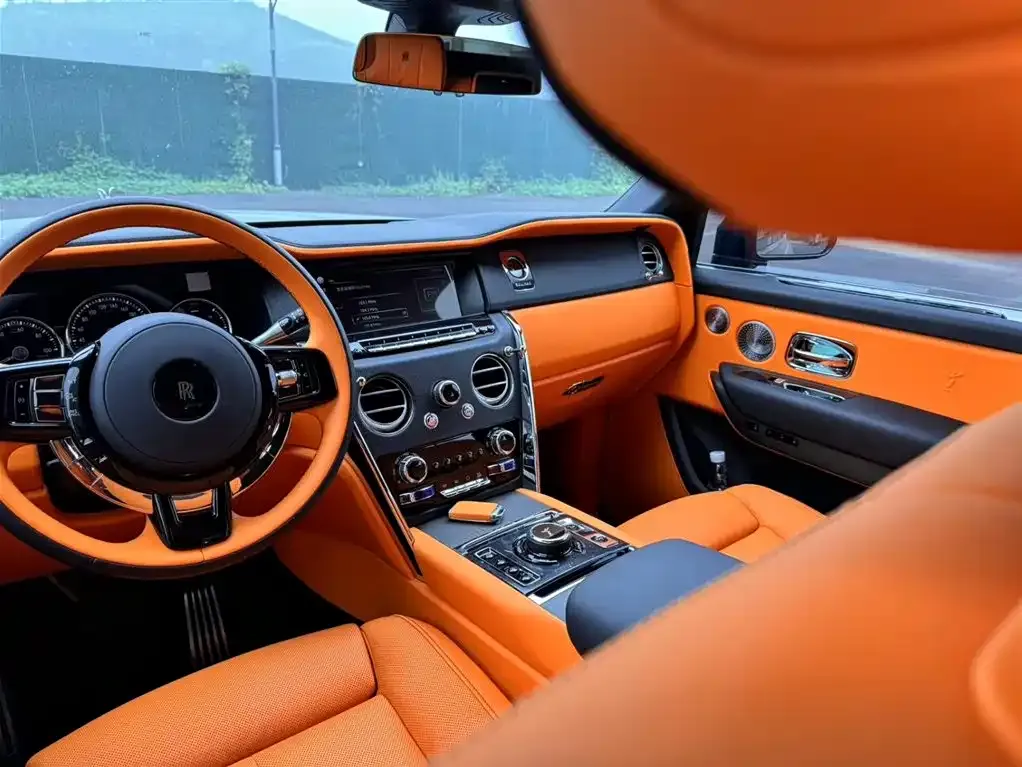 Rolls-Royce Cullinan 2024 из CN, фото 7