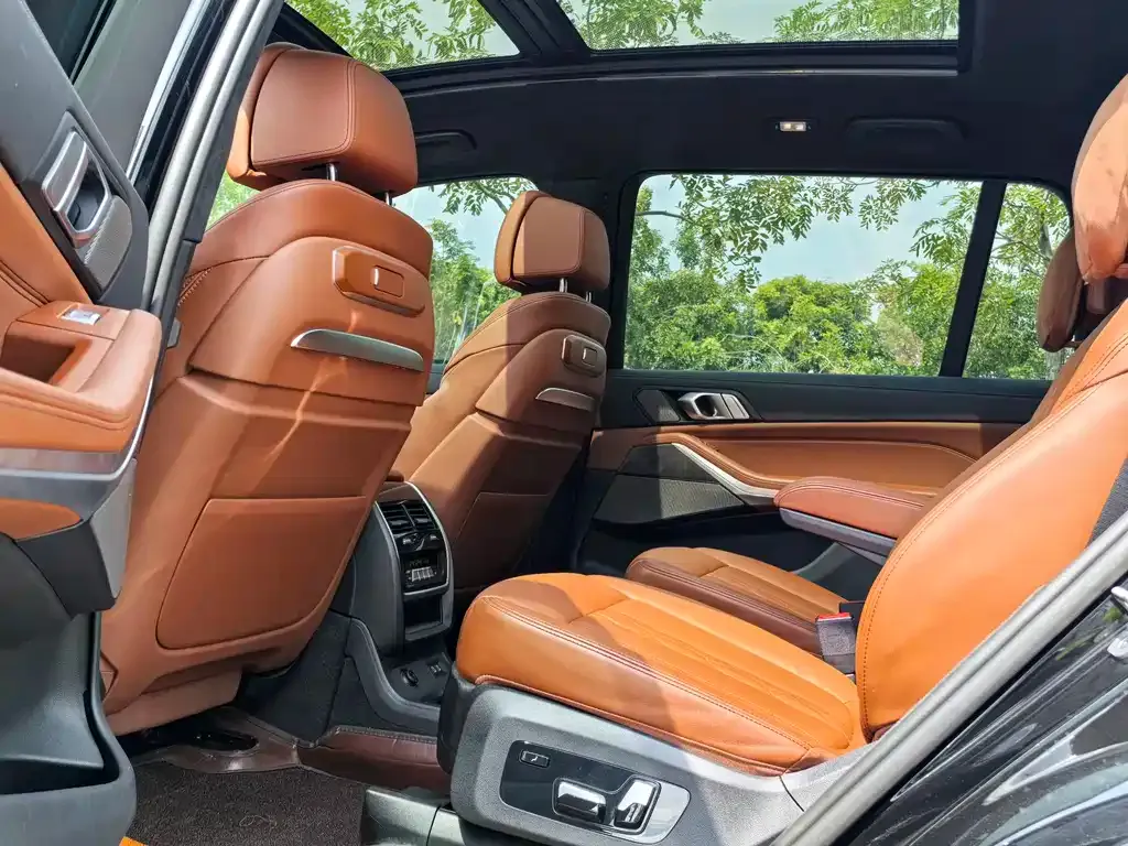 BMW X7 — фото 10