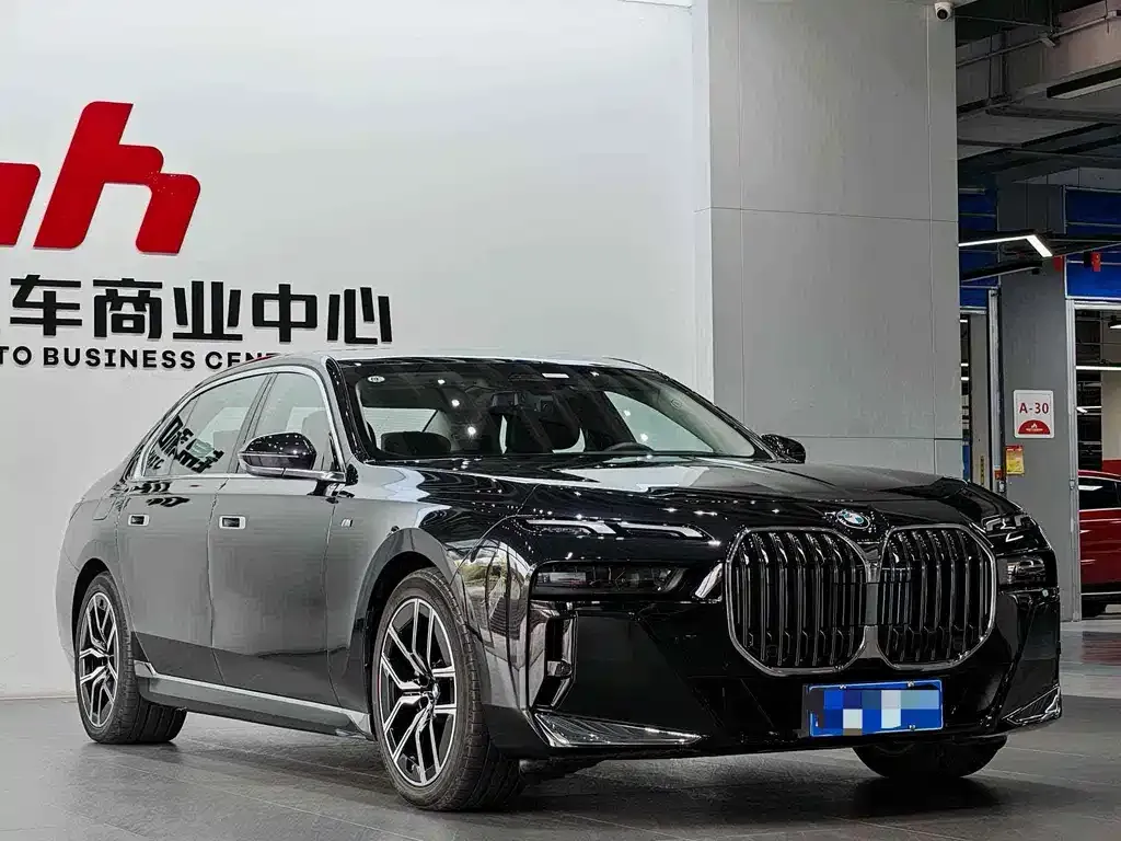 BMW 7 Series — фото 2