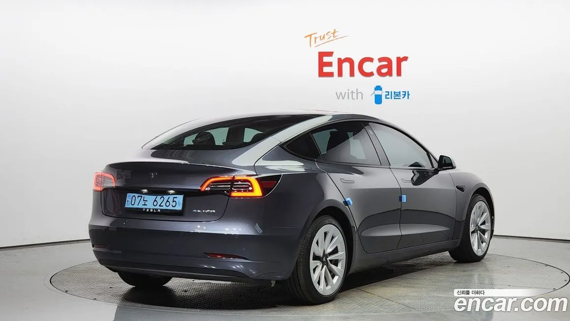 Tesla Model 3 2022 из KR, фото 2