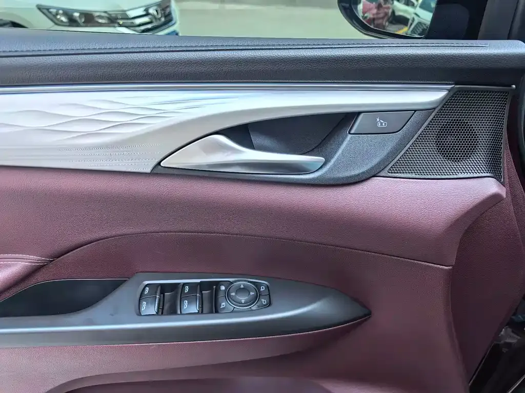 Buick GL8 2023 из CN, фото 10