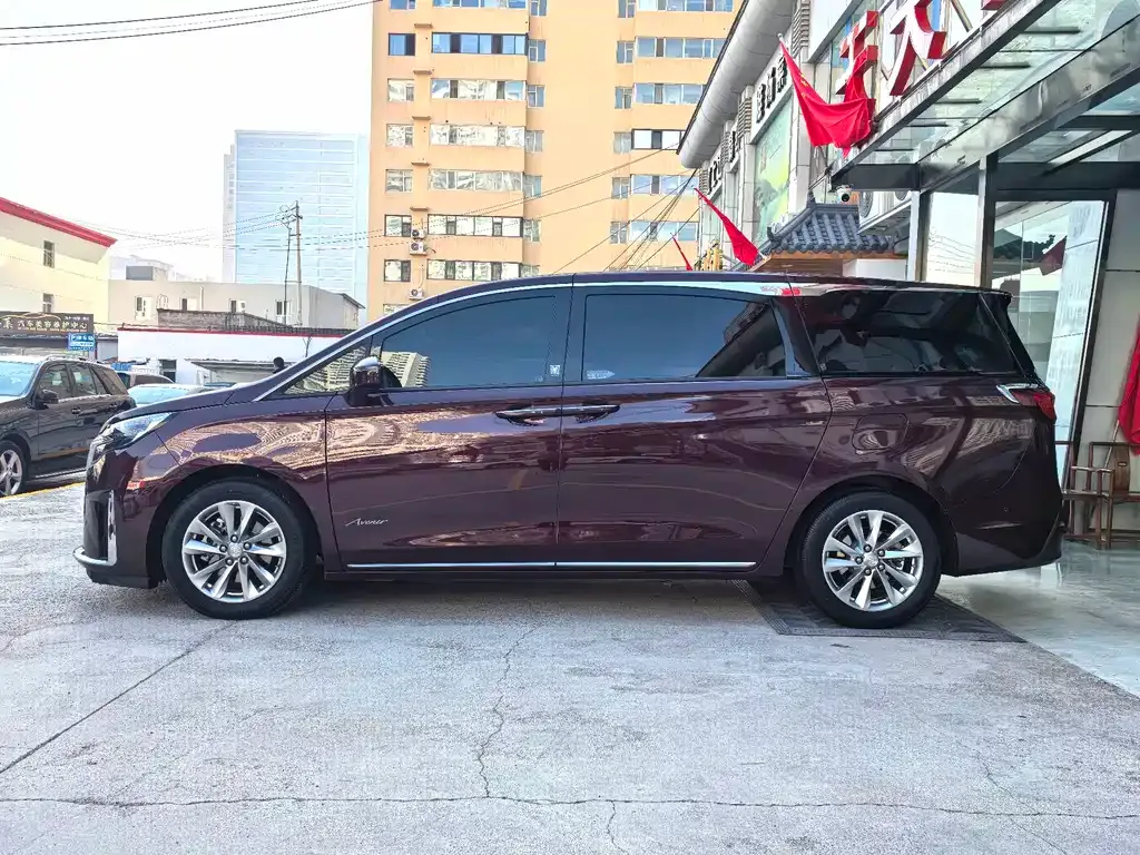 Buick GL8 2023 из CN, фото 3