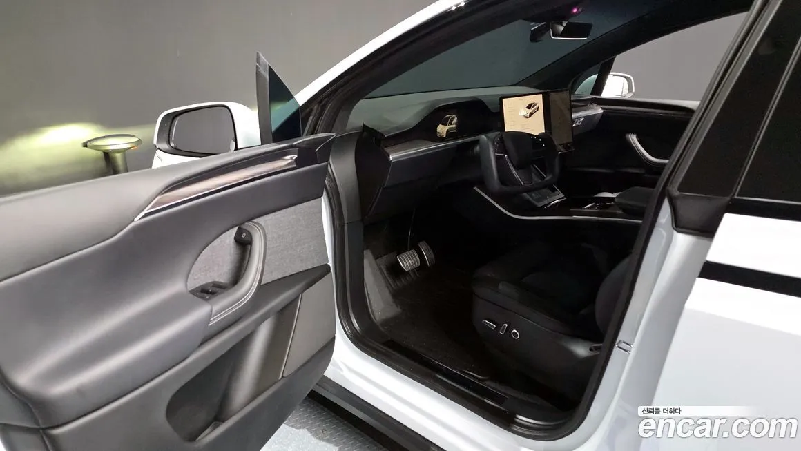 Tesla Model X 2023 из KR, фото 10