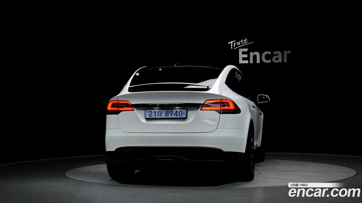 Tesla Model X 2023 из KR, фото 4