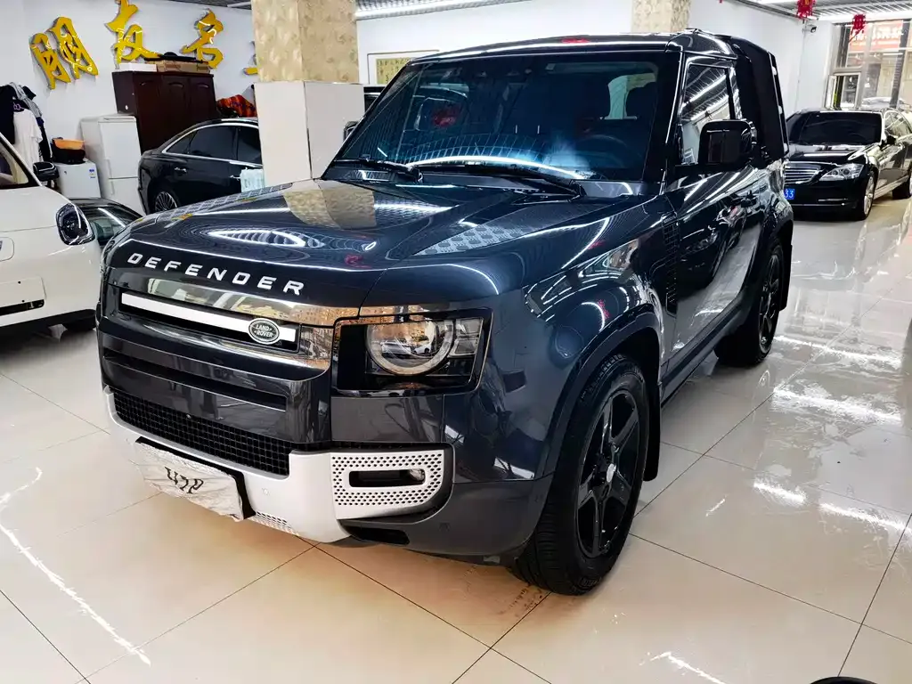 Land Rover Defender — фото 1