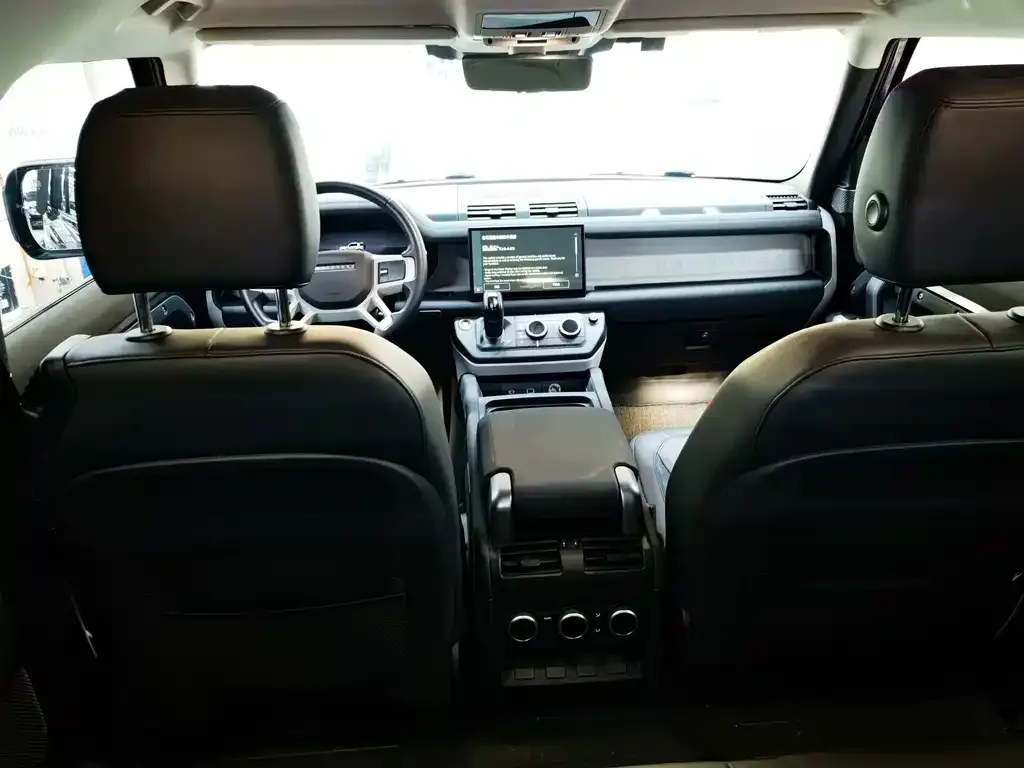 Land Rover Defender — фото 10