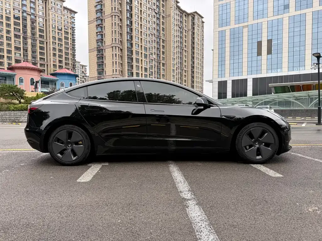 Tesla Model 3 — фото 6