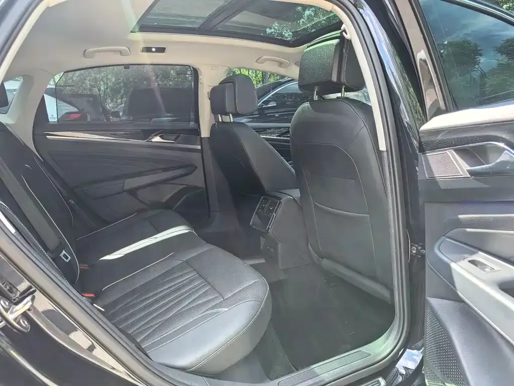 Volkswagen Passat 2022 из CN, фото 6