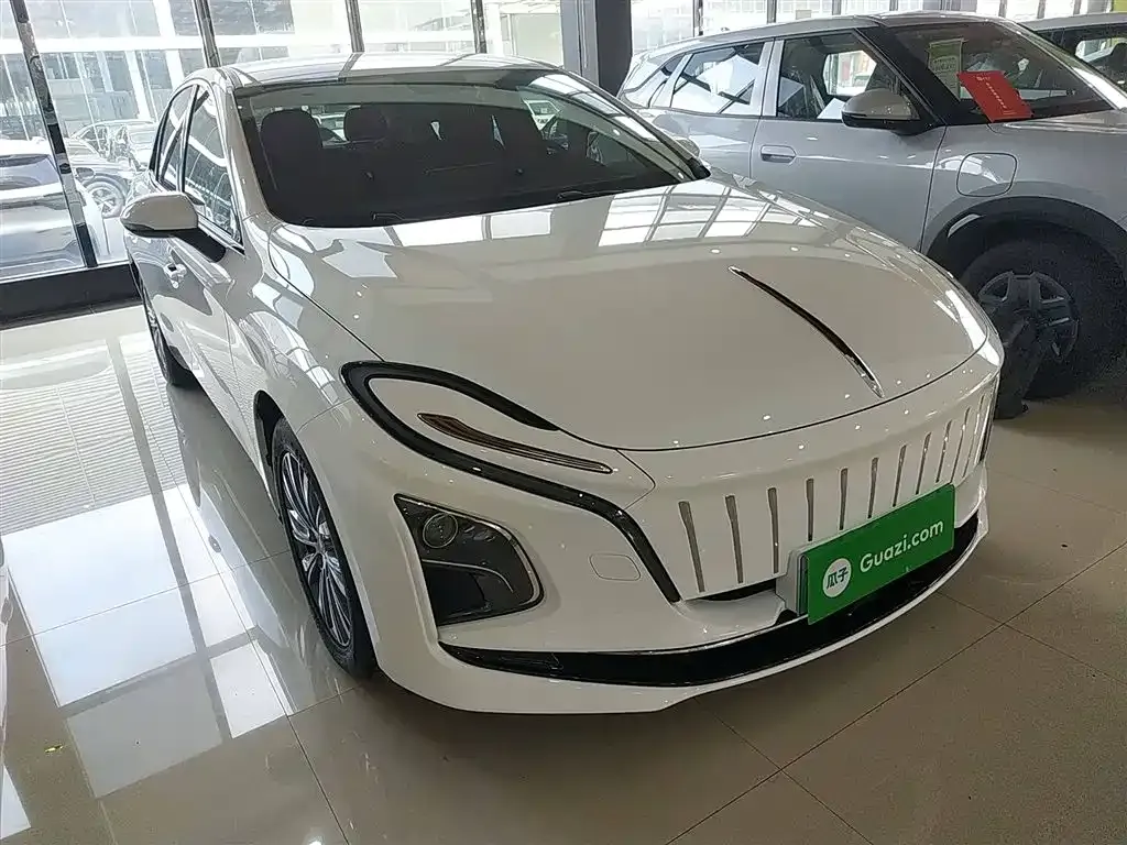 Hongqi E-QM5 — фото 10