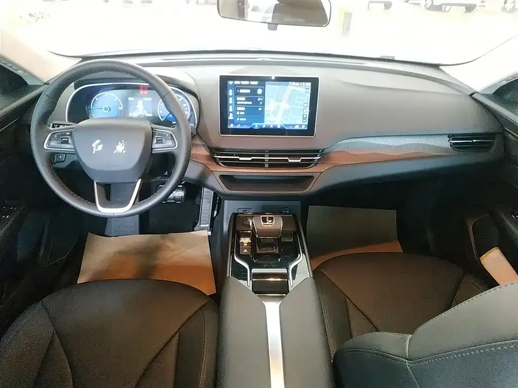 Hongqi E-QM5 — фото 7