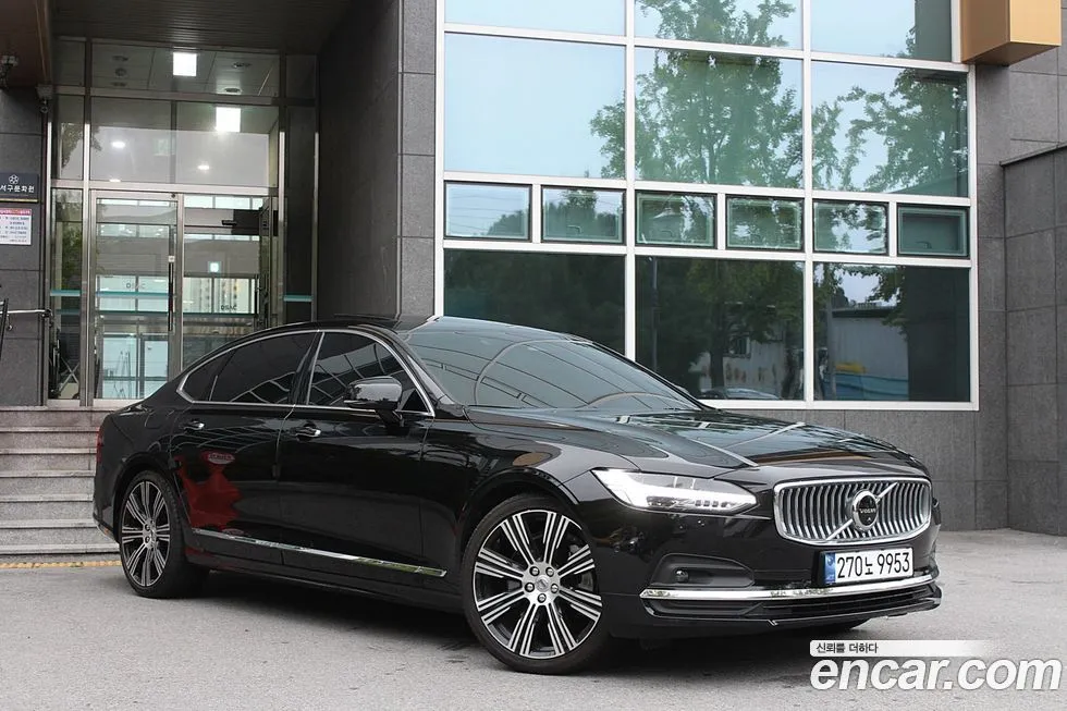Volvo S90 2023 из KR, фото 3