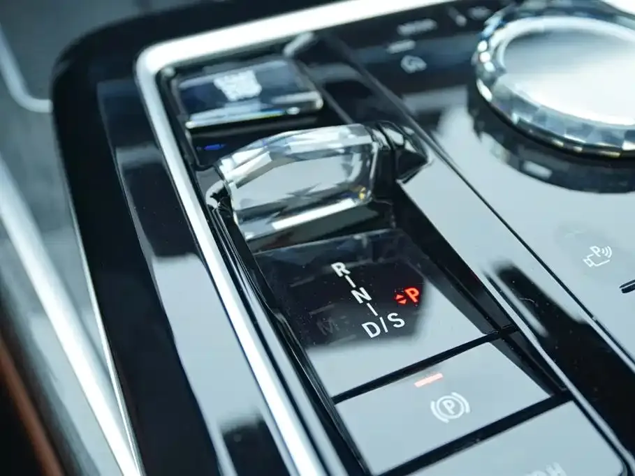 BMW 7 Series 2024 из CN, фото 8