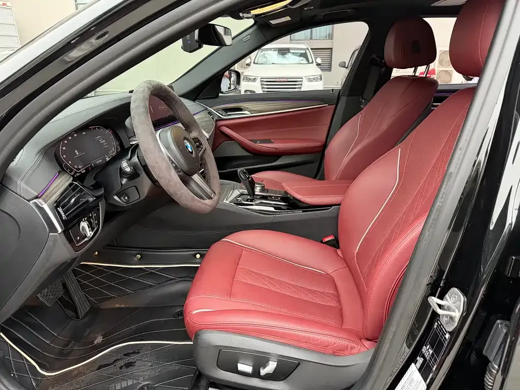 BMW 5 Series 2022 из CN, фото 4