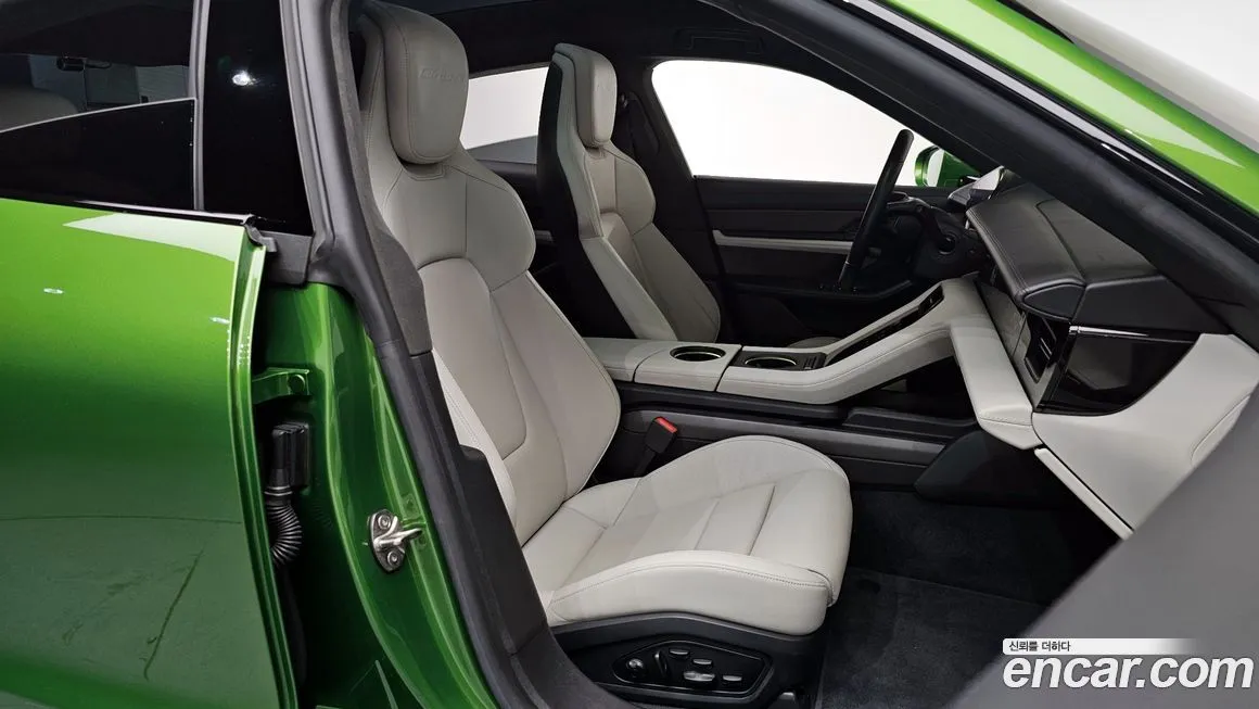 Porsche Taycan 2021 из KR, фото 10