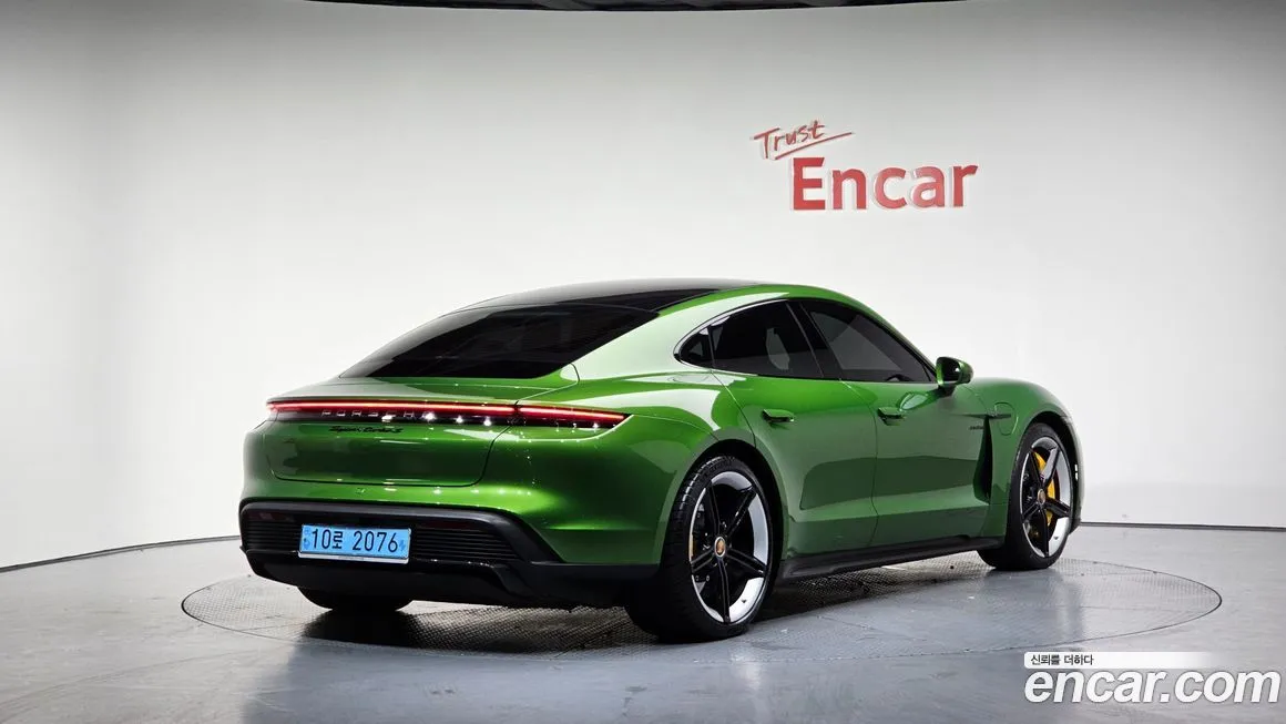 Porsche Taycan 2021 из KR, фото 2