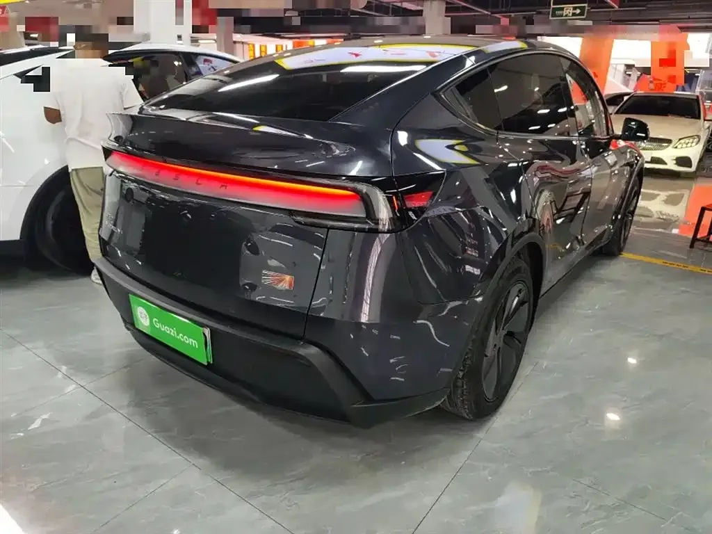 Tesla Model Y — фото 7