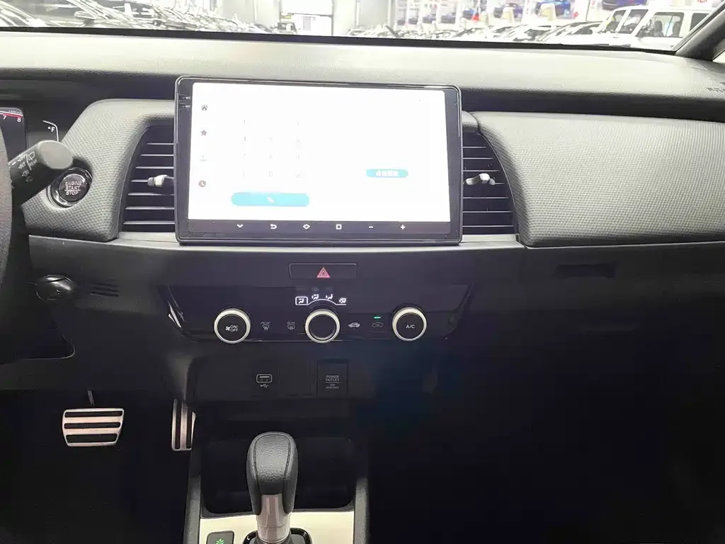 Honda Fit — фото 9