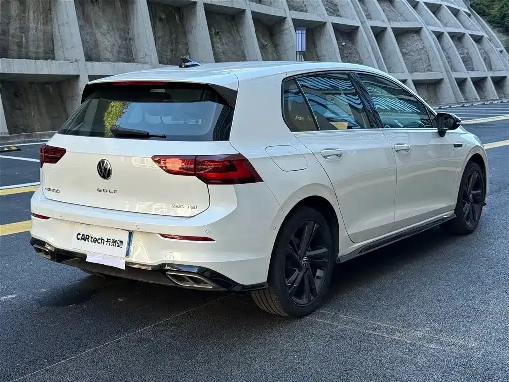 Volkswagen Golf 2022 из CN, фото 2