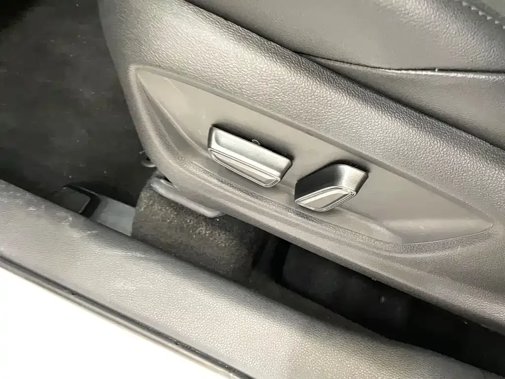 Toyota Frontlander 2022 из CN, фото 10