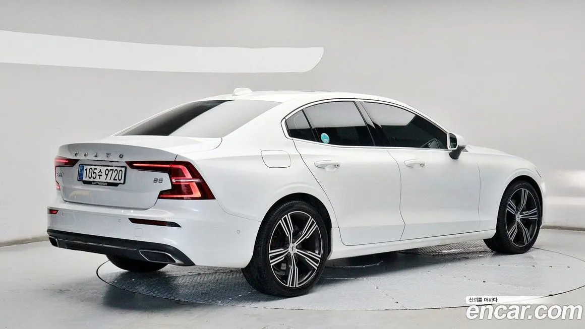 Volvo S60 2021 из KR, фото 2