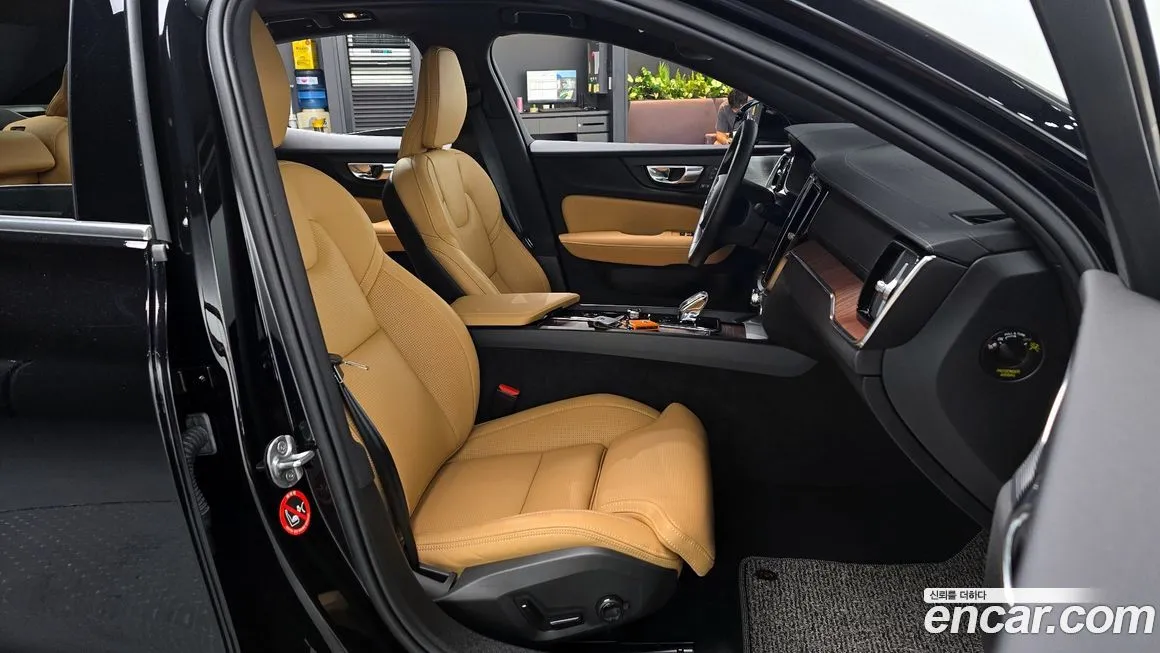 Volvo S60 2023 из KR, фото 10