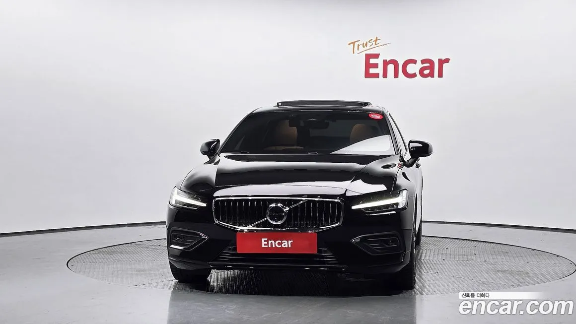 Volvo S60 2023 из KR, фото 3
