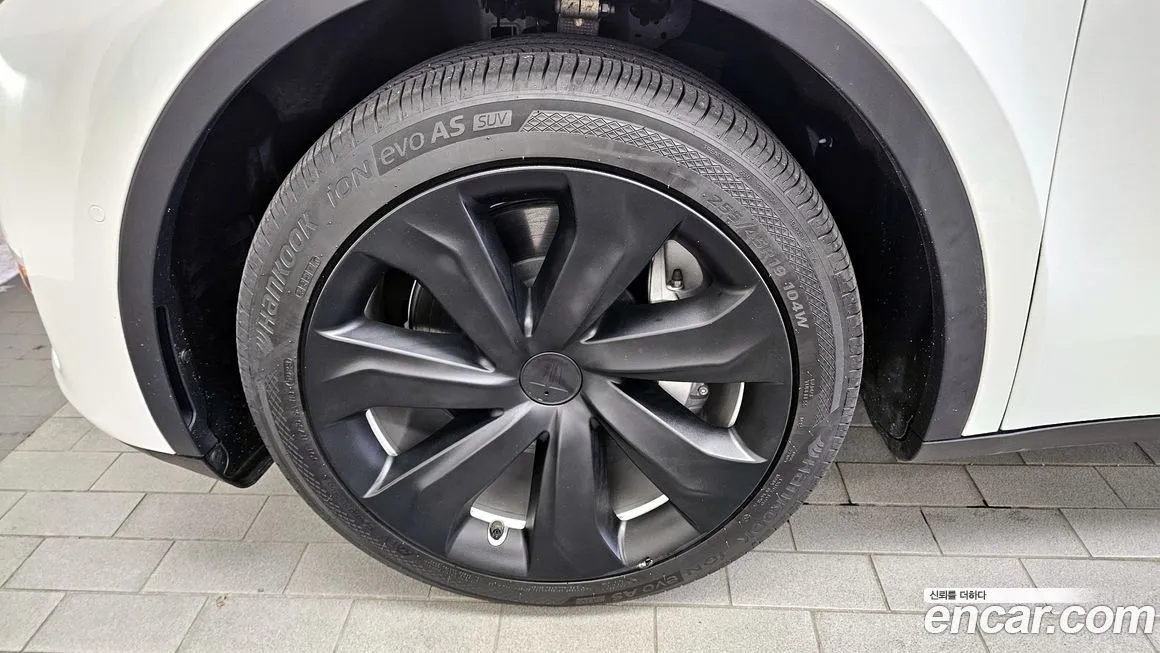 Tesla Model Y — фото 5