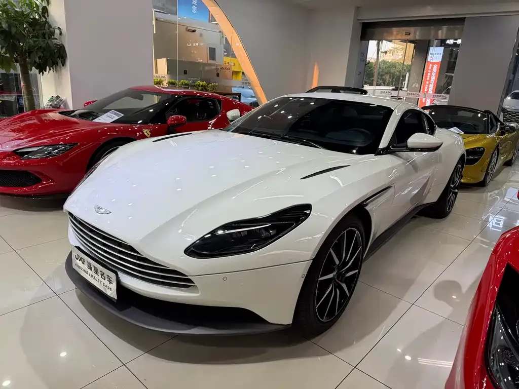 Aston Martin DB11 2022 из CN, фото 1